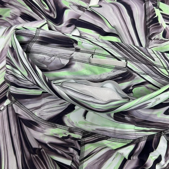 Lululemon Base Pace High Rise Tight Leggings Pants 25" Green Striped Size 6 - Picture 8 of 11